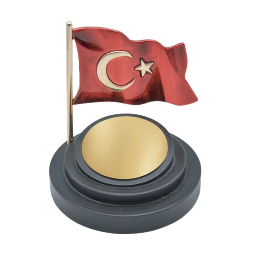 Siyah Masaüstü Bayraklı İsimlik